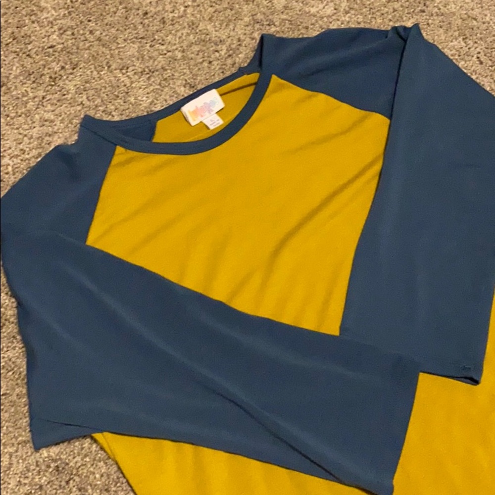 Lularoe Randy Tee - Picture 3 of 3